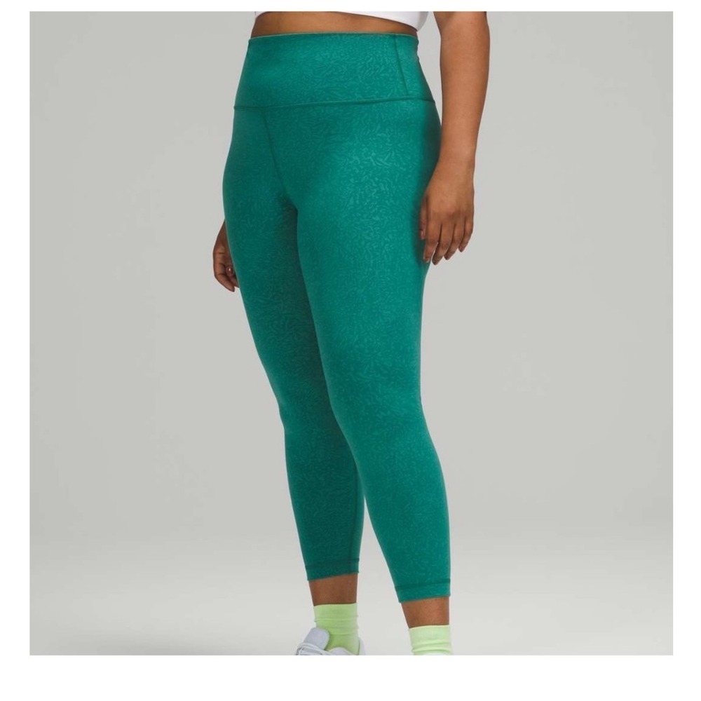 Lululemon Wunder Train High Rise Crop Textured Green Leggings. 23" Inseam Size 8